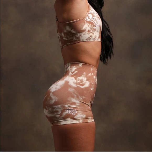 Wolves Everson seamless shorts - Picture 2 of 7